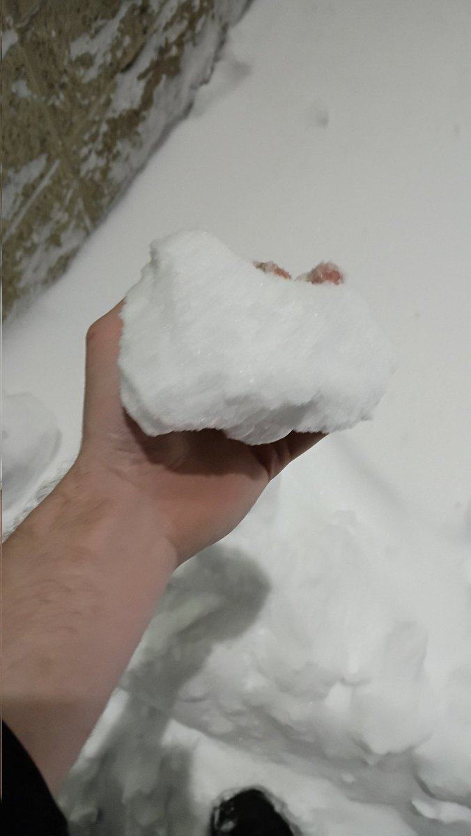 RisenChaosTV's tweet image. Welp, it happened. The snow is here, and the roads are covered in ice...

Good morning everyone! Stay safe out there! And have a great day!!