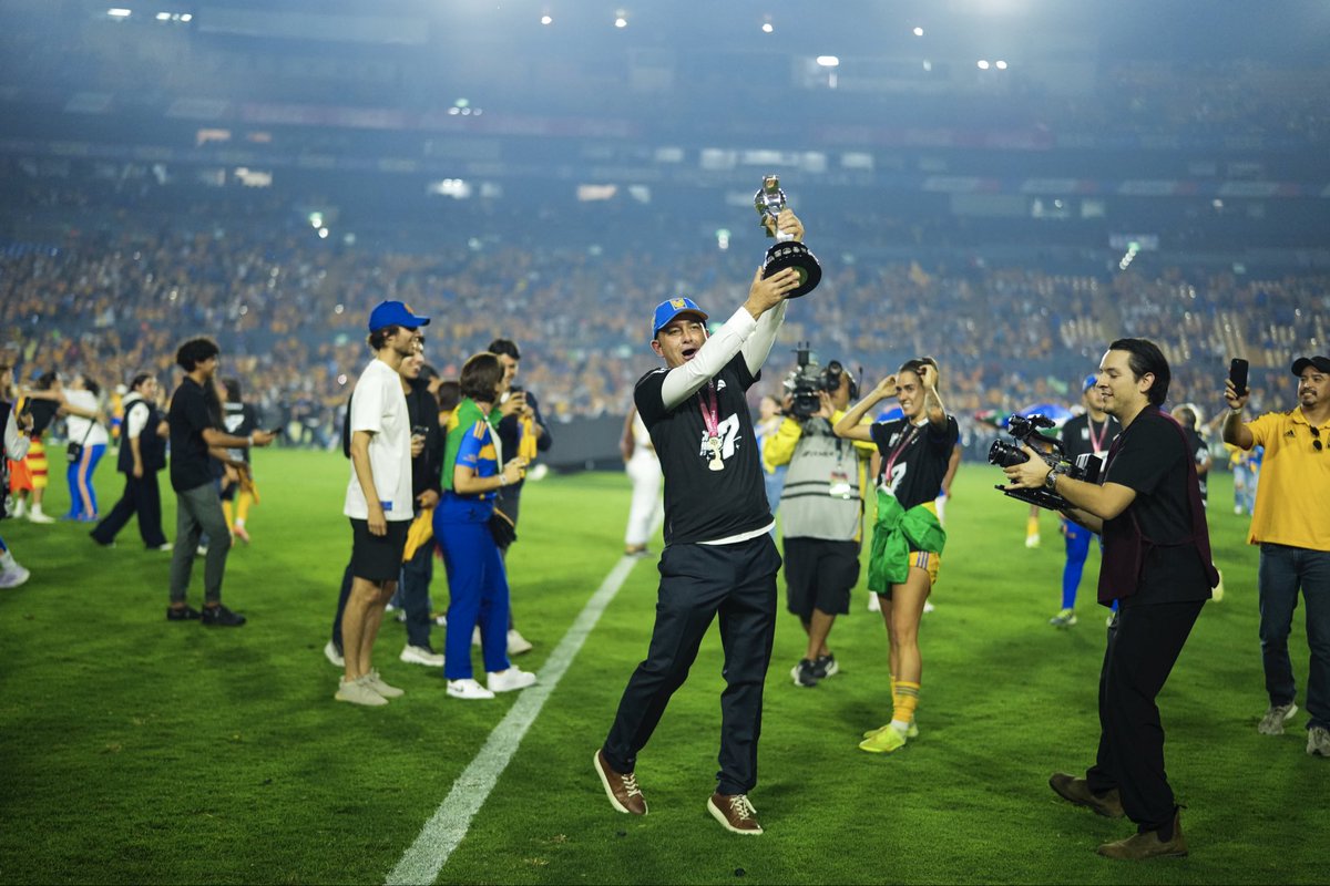 Pedro Martínez Losa tweet media