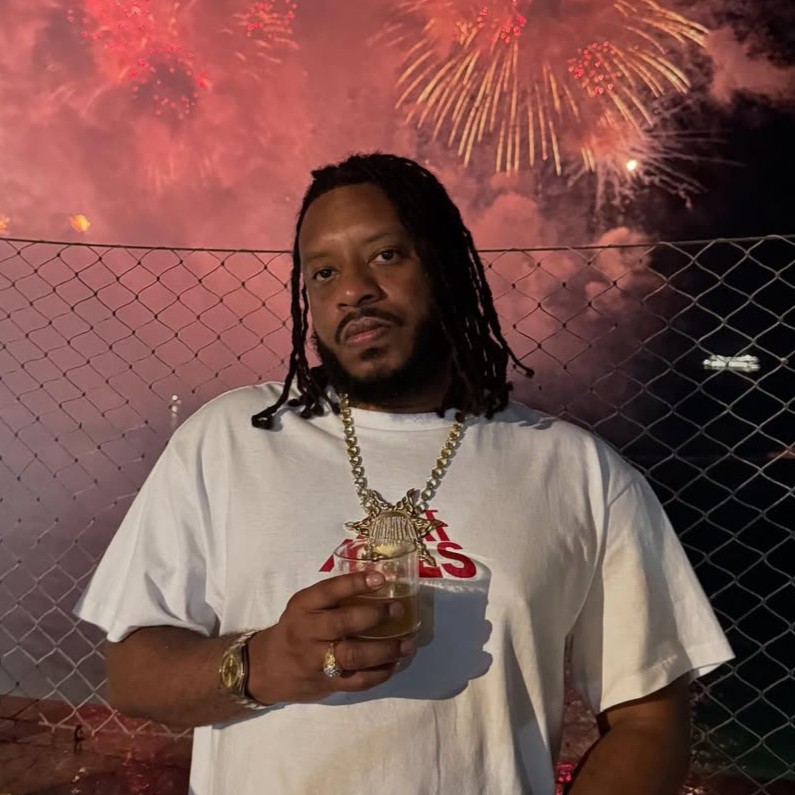 Gerações futuras nunca vão saber a relação dessas duas fotos. #Adm