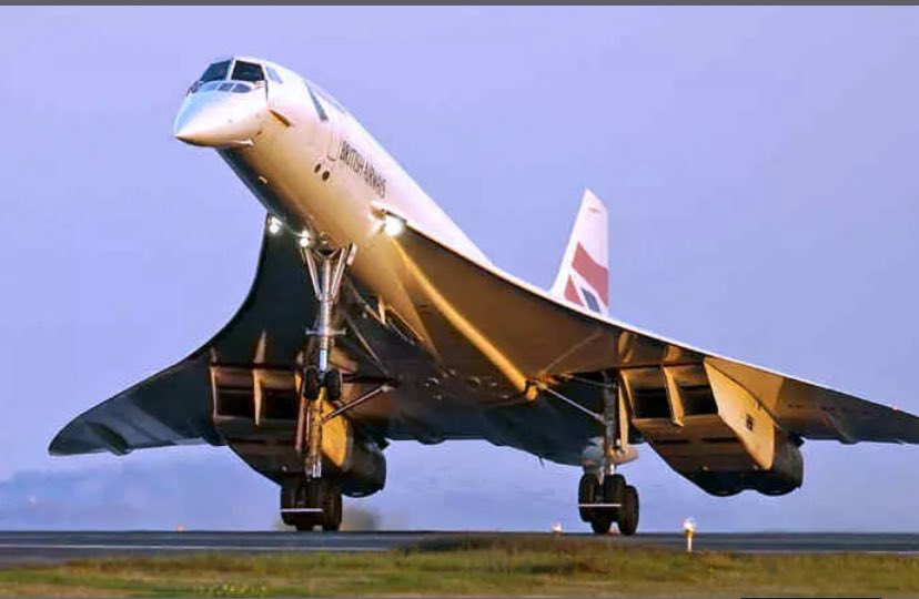 Oceanliner_nerd's tweet image. Not Ocean liner related but today the Concorde flew for the last time back in November 26 2003
