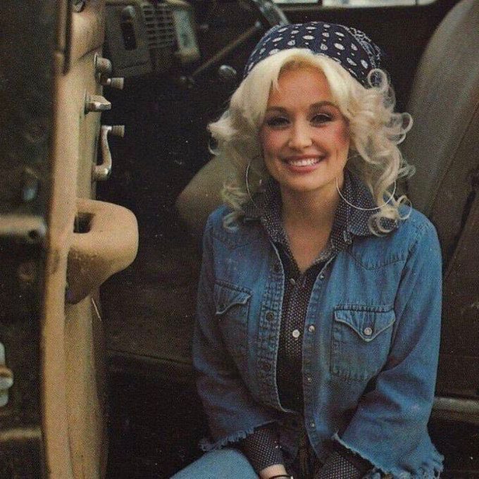 Flicky0ps's tweet image. Dolly Parton at age 26 🤍 (1972)