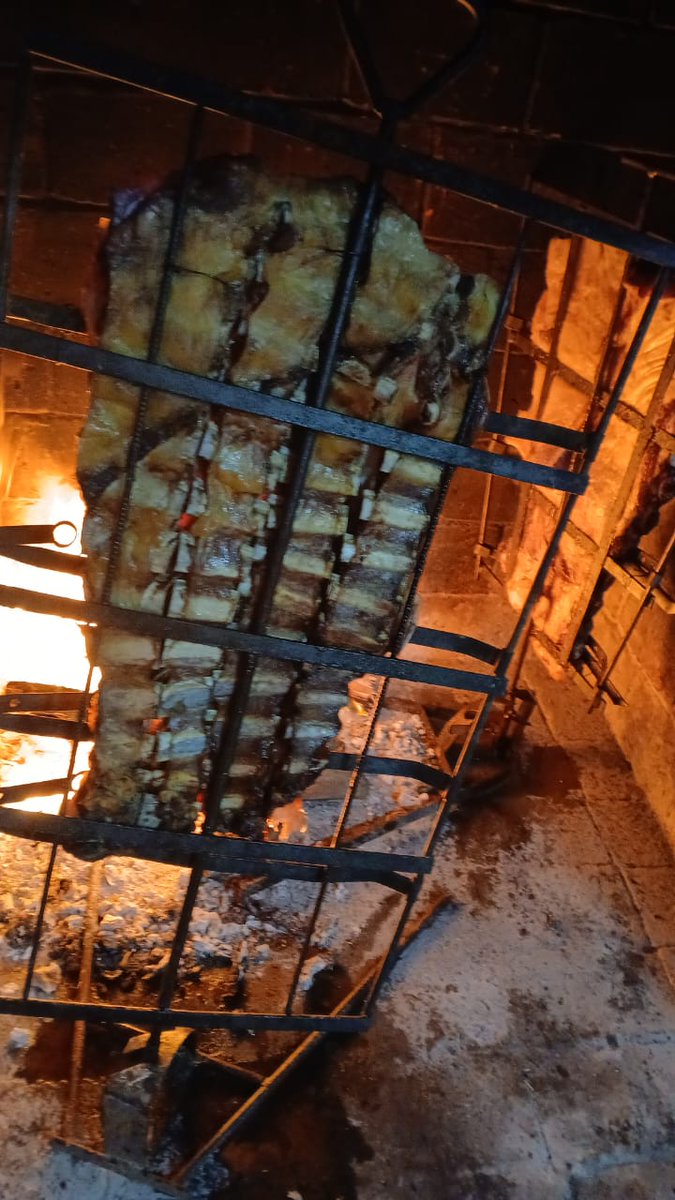 RubenAlcon3's tweet photo. @lanacionmas Costillar de ternera, el que quiere comerse  un rico asado no pregunta precio . Saludos desde S.M.D los Andes, Neuquén. https://t.co/oIOkYZ8PwD