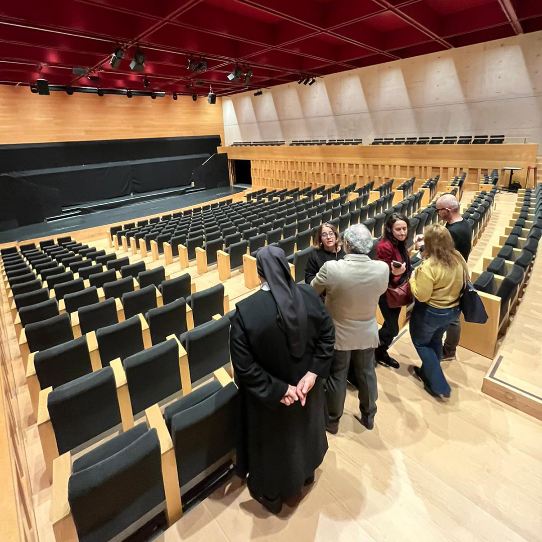 DignaraOrg's tweet image. 💛 Dignara coorganitza el XVIII Congreso Lares 2026 

La copresidenta de Dignara, Mireia Aleu, juntament amb José Luis Pareja Rivas president de Grupo Social Lares i l’equip tècnic, hem visitat l’Auditori de Girona com a possible escenari per al proper congrés. @Laresmayores