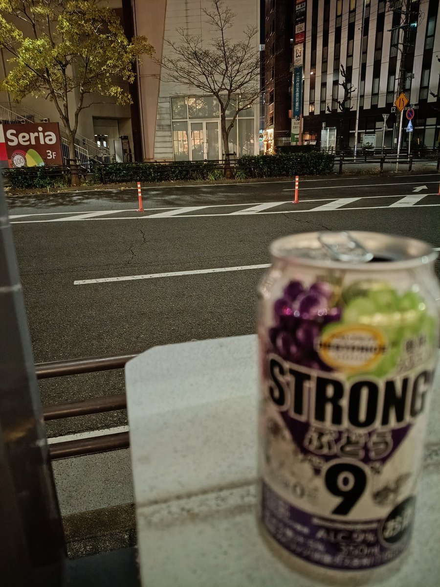 soundof404's tweet image. 明日…か…。
行こうか行かまいか悩んでる。
場違い…自分に行く資格なんてないんじゃ…とも思ってる。

 #一缶の終わり

✂︎------------㋖㋷㋣㋷線--------------✂︎

いろんな都合や言えない事情
乗り越えてステージで待ち合わせ
こんなロマンティックな待ち合わせ

アイドルを辞める日 /  #MAPA