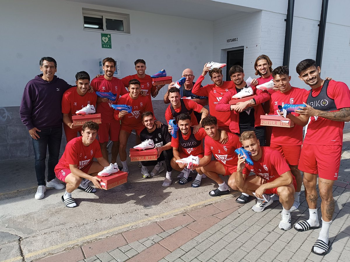 🤝⚽ VISITAS A VESTUARIOS

🗣️ AFE comentó las actividades que desarrolla y presentó los servicios que ofrece, a las plantillas de la SD Ibiza, CF Montañesa, Xerez CD y CA Antoniano.

💪 ¡Gracias por este agradable rato, compañeros!