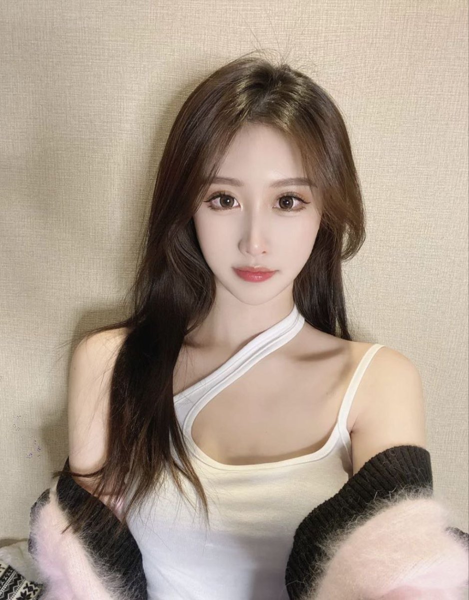 _davidcomas's tweet image. 我這女高生，平時乖乖巧巧，反差起來可不得了！
就想把哥哥綁著，輕輕啃咬你的奶頭，聽你羞恥的叫聲。
在SM的世界裡，我要當那個掌控一切的女王，把你變成我的奴隸。
#反差 #sm #女高