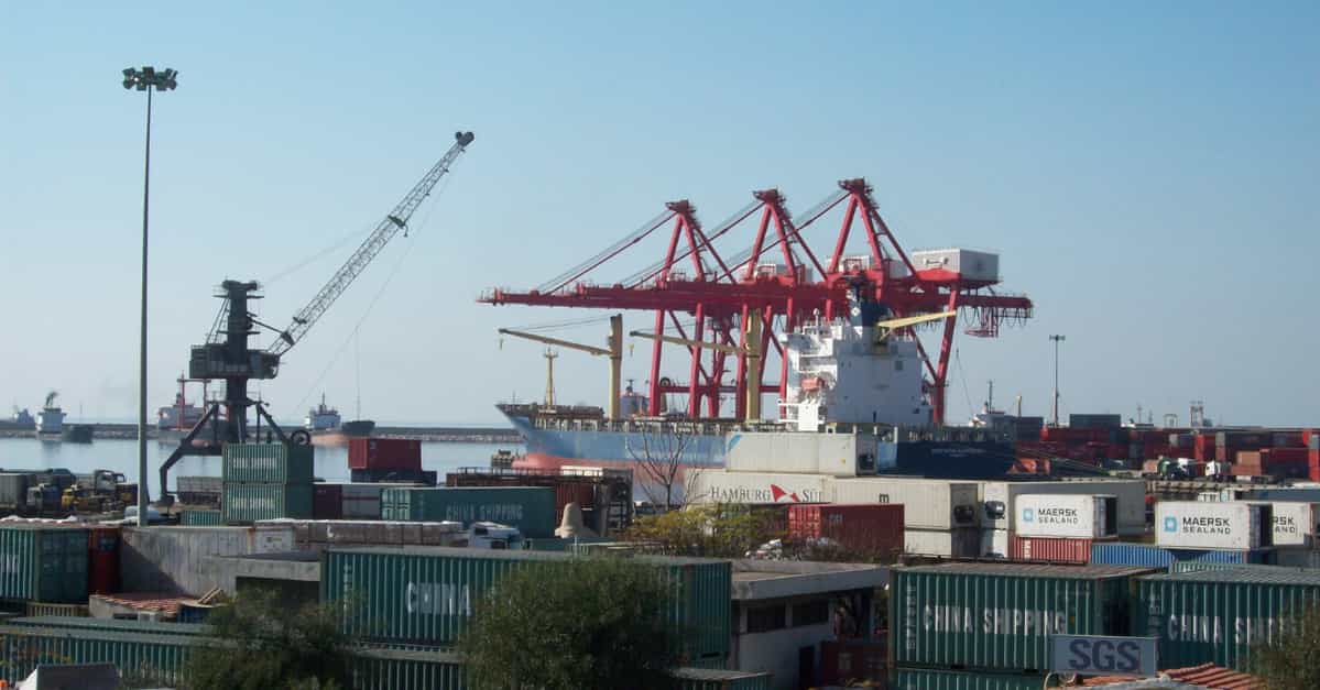 BRIEFING: #Syria’s new ruler Al Sharaa must balance competing priorities as he seeks to rebuild the country and stay in power. From uniting militias to addressing citizens’ needs and managing external pressures, the challenges are complex. READ MORE: bit.ly/4iktqWh