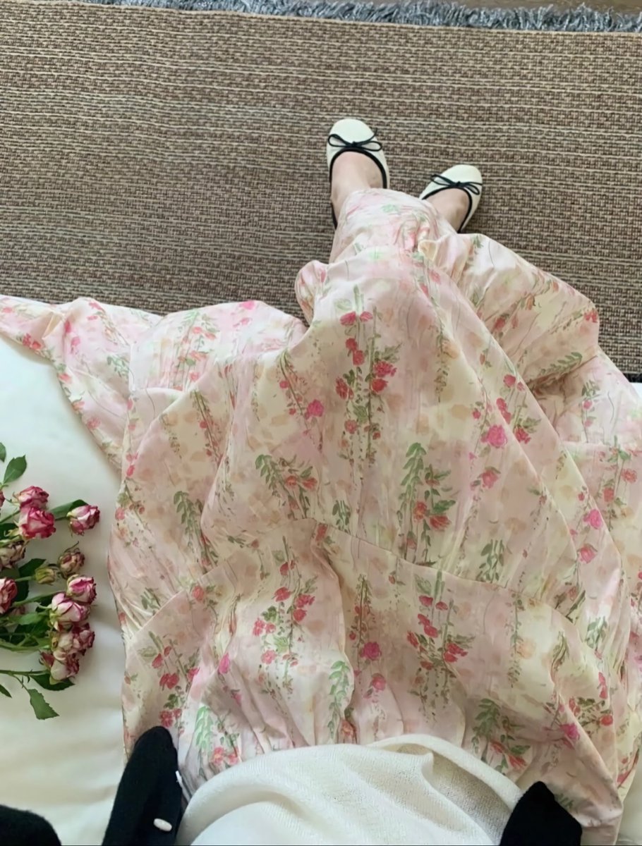 yourtinys's tweet image. the prettiest and aesthetic skirt for an elegant look