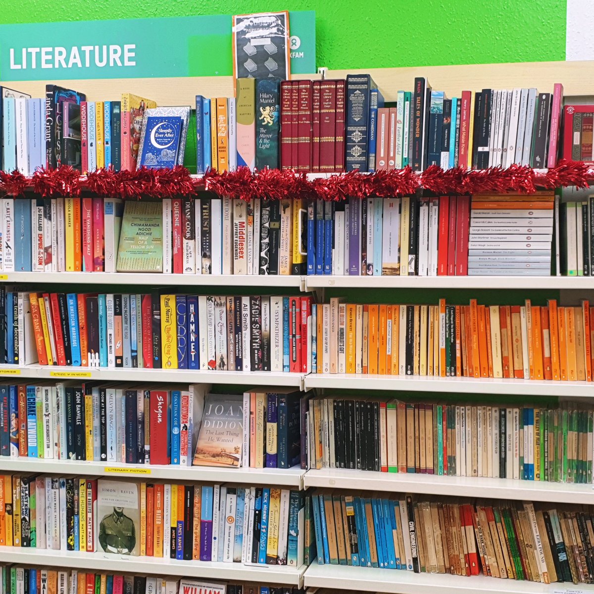oxfam_harpenden's tweet image. Give the gift of #literature! Buy 6 literature books at #Oxfam #Books &amp;amp; #Music #Harpenden and get the 7th free! (Up to £2.99) No need to buy all your books in one go, just keep your receipts! Our deals aren&apos;t just for #BlackFriday! Come &amp;amp; browse our shelves at 5, Harding Parade!