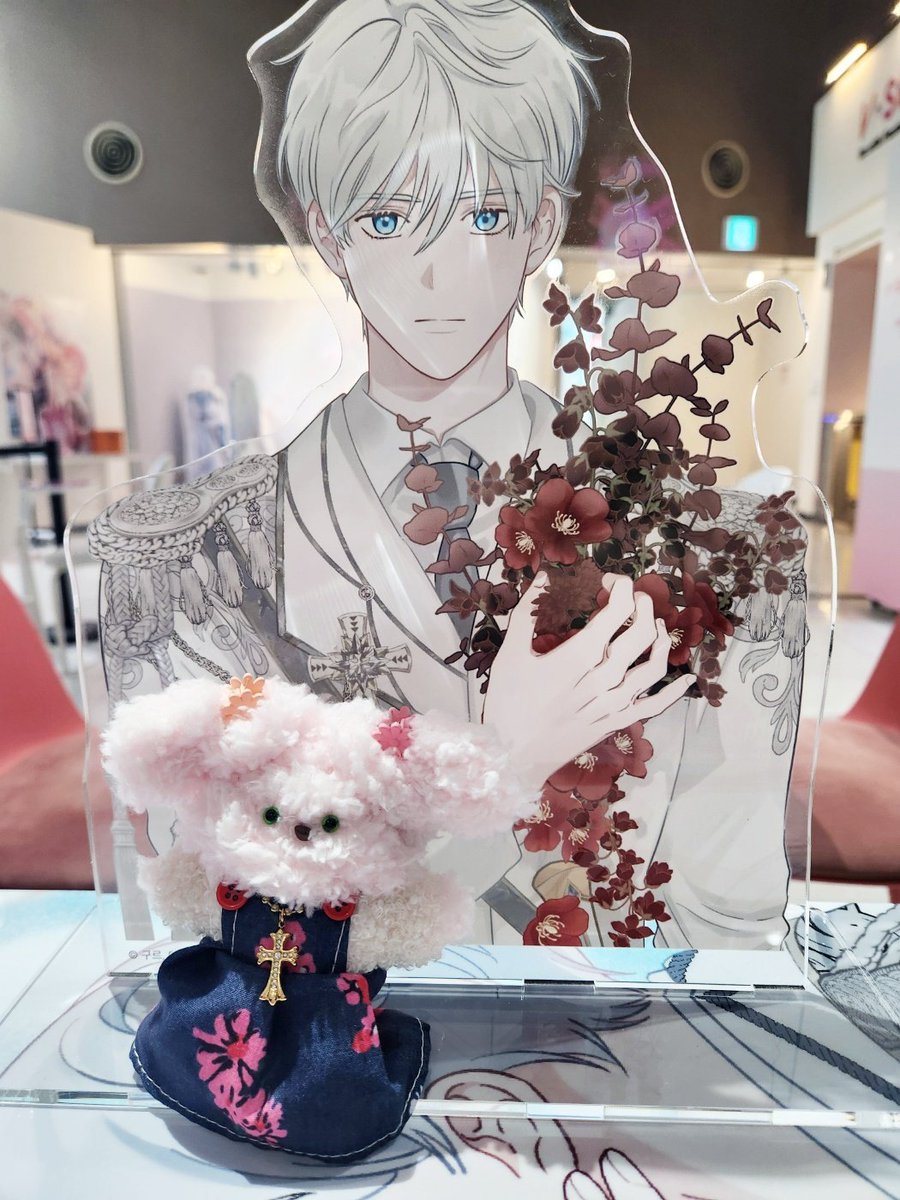 irinbi's tweet image. 테이블마다 정말정말 예뻤어요
처음에 도착하자마자 크고 반짝반짝한 아일렛과 테실리드를 발견하고 우와아 했습니다