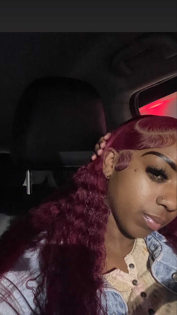 laydaadon_'s tweet photo. What hairstyle yall know doing tint n giving straight scalp 💁🏽‍♀️ BOOK realisticlace use my 20% off laylasendme $120 wig installs https://t.co/6oDMiEH6KG