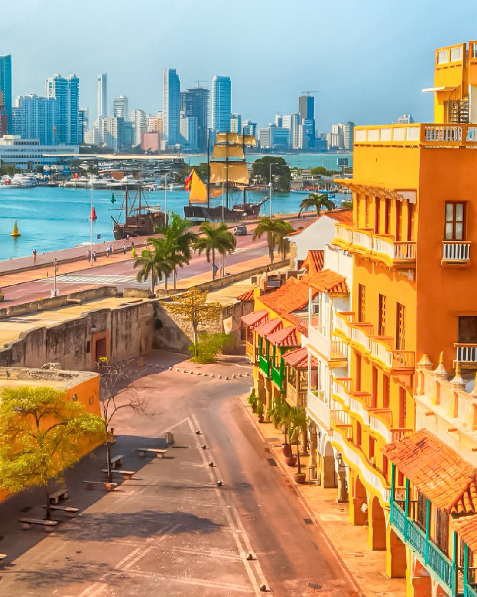 InterConCtg's tweet image. El #amarillo es alegría. Es el sol que ilumina el eterno verano de #Cartagena. 

Descubre la magia de la ciudad que nos inspira en cada rincón.