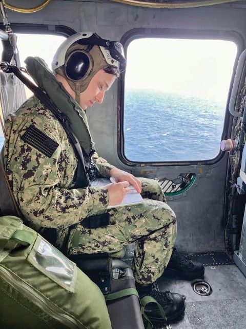 CATHOLIC TIMES BWHS ALUMNUS ARTICLE
Father and Lt. Cmdr. Daniel Swartz '07 has experienced an eventful career as a chaplain in military service, witnessing combat around the world. We are grateful to you for your service, Fr. Swartz! 🇺🇸
Click to read more: catholictimescolumbus.org/news/tim-puet-…