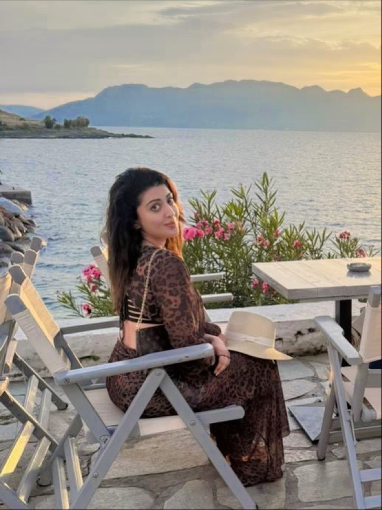 G6rs3cmagAAPDRJ?format=jpg&name=large