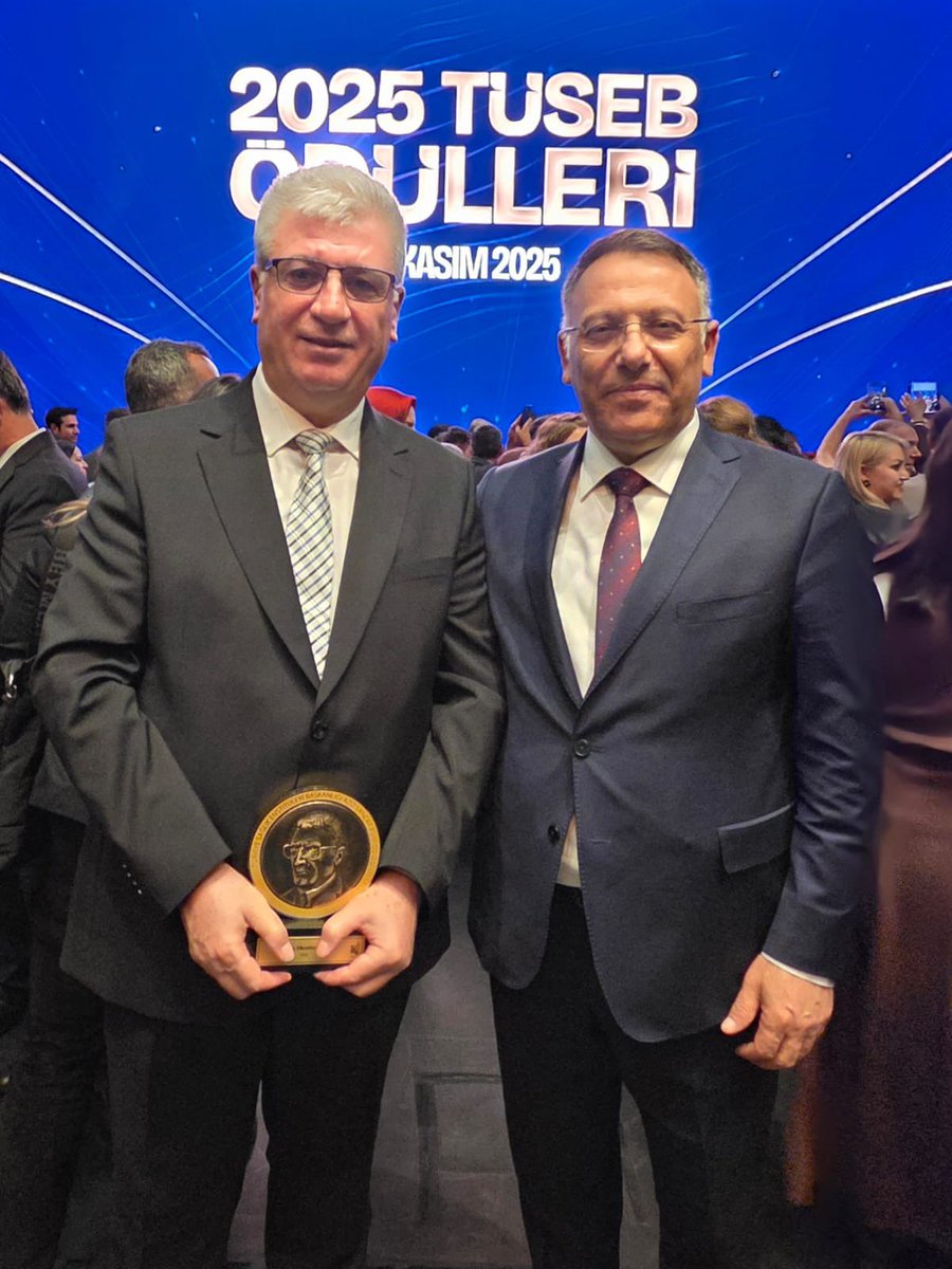 Rektörümüz Prof. Dr. Ekrem Gürel, Cumhurbaşkanı Recep Tayyip Erdoğan’ın teşrifleriyle düzenlenen “11. Tıp Kurultayı ve TÜSEB Aziz Sancar Bilim, Hizmet ve Teşvik Ödülleri Töreni”ne katıldı.
Detaylar için: igdir.edu.tr/blog/haberler-…
<a href="/EkremGurel/">Prof. Dr. Ekrem Gürel</a>