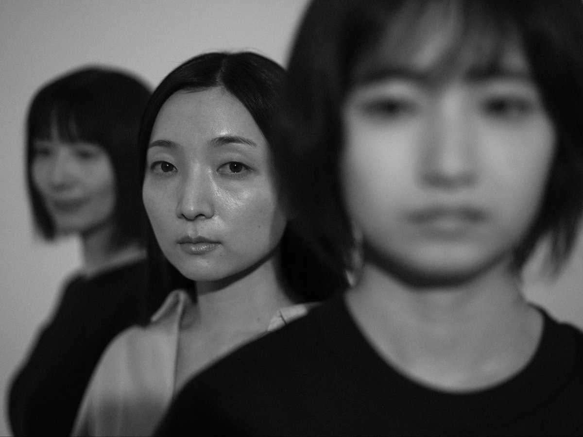 yoko_0101's tweet photo. 短編映画『オブスキュラ』

出演: 秋田ようこ・柿木風花・青山侑瑚
脚本/監督/撮影/編集: 服部正和

撮影してました。素敵なチームで。
モノクロ、サイレント映画。
完成は来年です。お楽しみに！ https://t.co/N7XwymtSTS