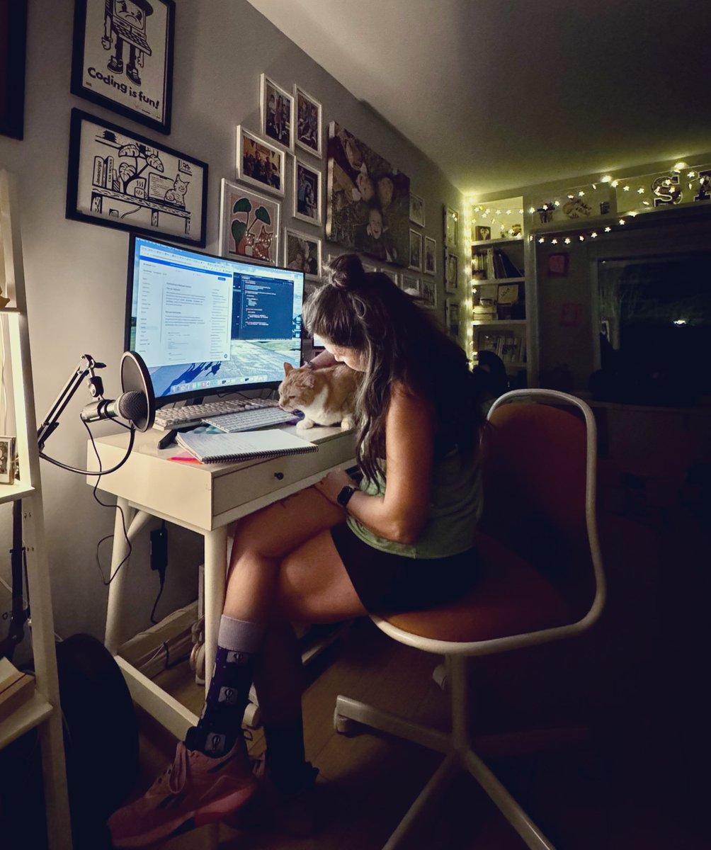 RoxanaCodes's tweet image. Good morning! I’ve been up for about 3 hours. 😅 It’s so much easier to be productive at 4am. 🫠
The kids are headed to the zoo soon (bless you, husband) because I’ve got a couple interview-type situations. Wish me luck!
#fitdevs #opentowork 
Before, during, and after gym: