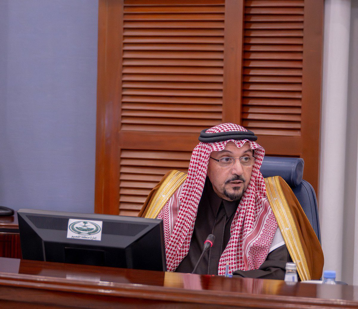 سمو #أمير_منطقة_القصيم بحضور سمو نائبه، يترأس اجتماع استراتيجية المنطقة بمشاركة الجهات ذات العلاقة.

- أكد سموه أن الاستراتيجية تمثل خارطة طريق شاملة لتحقيق التنمية المتوازنة، كون المنطقة تمتلك من المقومات والقدرات ما يعزز فرصها لتحقيق مستهدفات رؤية السعودية 2030 في مختلف