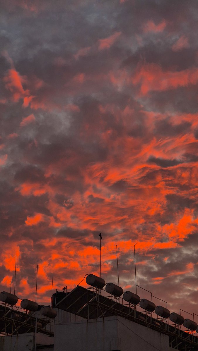 ruchachacha_'s tweet photo. Pune skies x Stranger Things marketing https://t.co/J1EHEQtReK