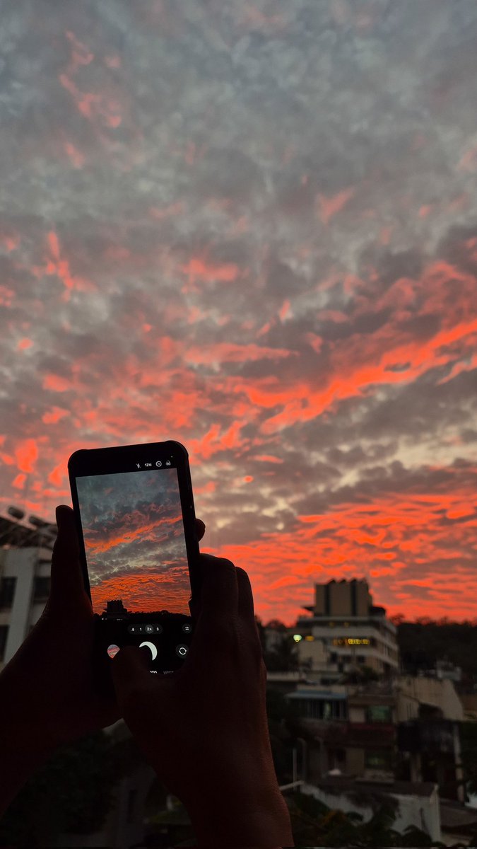ruchachacha_'s tweet photo. Pune skies x Stranger Things marketing https://t.co/J1EHEQtReK