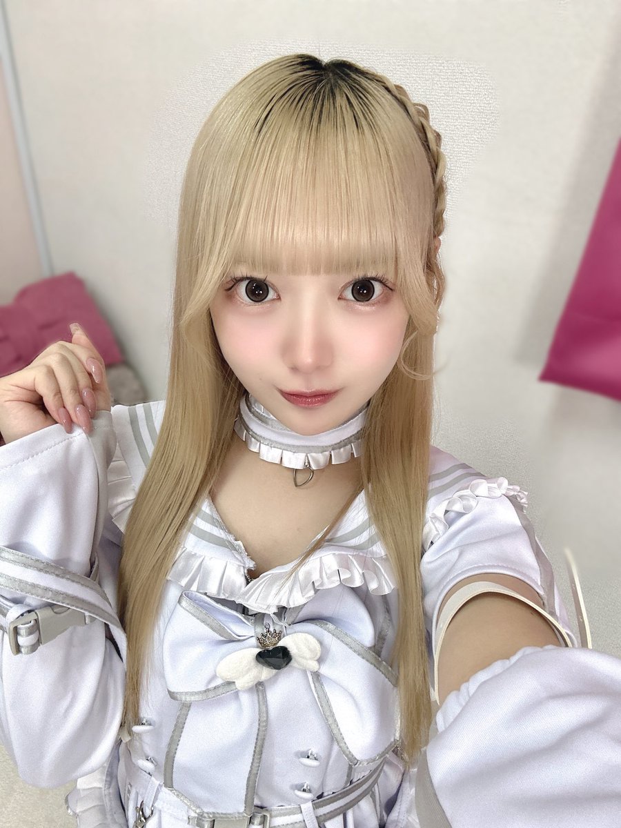 しおり🩵 あっとほぉーむカフェ大阪本店 (@maid_shiori) / Posts / X