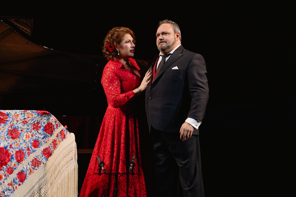 TeatroZarzuela's tweet photo. ✨ Anoche nuestro Teatro de la #Zarzuela vibró con la magia de la #lírica.
Maite Alberola (soprano) y Sergio Escobar (tenor), acompañados al piano por José Ramón Martín Díaz, nos regalaron una velada inolvidable con “Dos grandes voces españolas: Un homenaje a la Zarzuela”.❤️🎶 https://t.co/Hgyihz0mwZ
