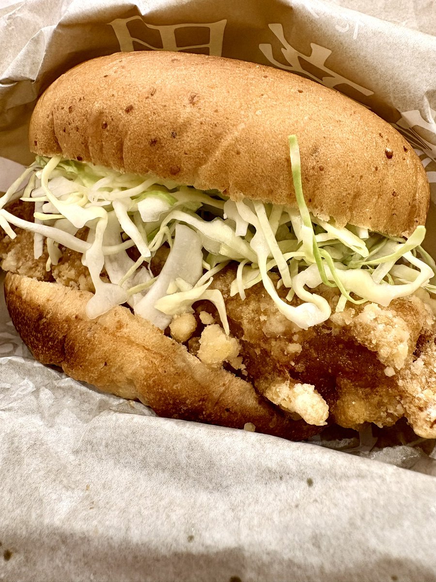 uxtupii's tweet image. ケンタッキーの
#鶏竜田バーガー 🍔食べた！