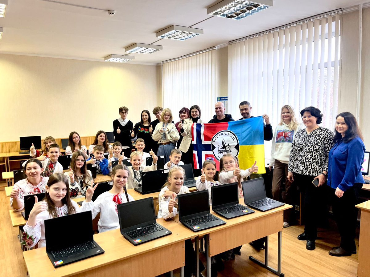 Veteransforukr1's tweet photo. https://t.co/YeQC1qNPco
2 Days Ago, we delivered 20 laptops to a school in Kyiv.
So far, we have distributed 3000+ laptops to schools in Ukraine!
Support our humanitarian efforts! https://t.co/1Cx91MtZVm