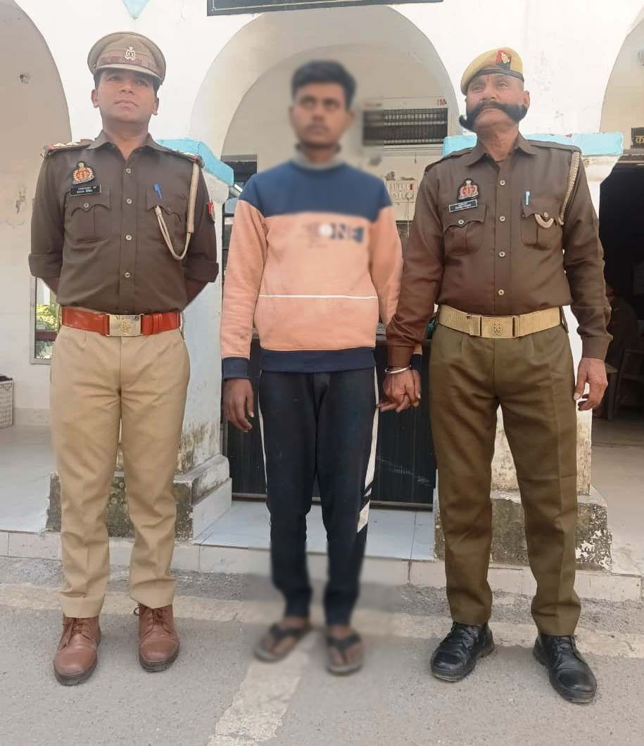 moradabadpolice's tweet image. #SSP @moradabadpolice के निर्देशन में, 
➡️चोरी करने के आरोपी को किया गिरफ्तार, थाना ठाकुरद्वारा ।
➡️अवैध तमंचा के साथ आरोपी गिरफ्तार, थाना ठाकुरद्वारा ।
➡️ नाबालिग को बहला फुसलाकर भगा ले जाने के आरोपी को थाना कोतवाली पुलिस ने किया गिरफ्तार ।