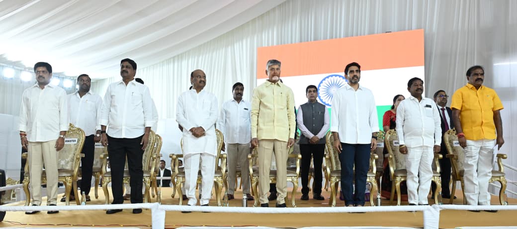 cbn_updates1's tweet image. రాజ్యాంగ దినోత్సవం (సంవిధాన్ దివస్) సందర్భంగా అసెంబ్లీ ప్రాంగణంలో విద్యార్థులతో నిర్వహించిన మాక్ అసెంబ్లీ కార్యక్రమంలో గౌరవ ముఖ్యమంత్రి శ్రీ నారా చంద్రబాబునాయుడు నేడు పాల్గొన్నారు. #ConstitutionDay 
#MockAssemblyInAP 
#AndhraPradesh