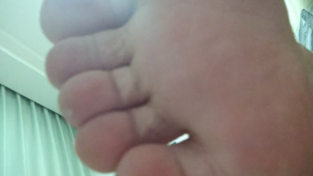 踩你狗头上你就要不行了吧，废物
#ATM奴 #吸金 #账单奴 #无脑贡 #报销奴 #ATM打钱奴 #匿名贡 #压榨奴 #工资奴 #贡奴 #金钱压榨 #狗奴 #账单奴 #贡畜 #无脑贡 #榨金 #大额奴