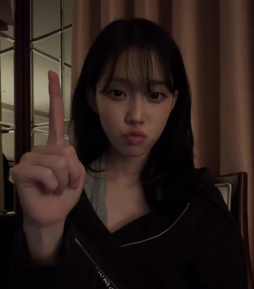 jiminsmiffy's tweet image. um actually ☝️🤓