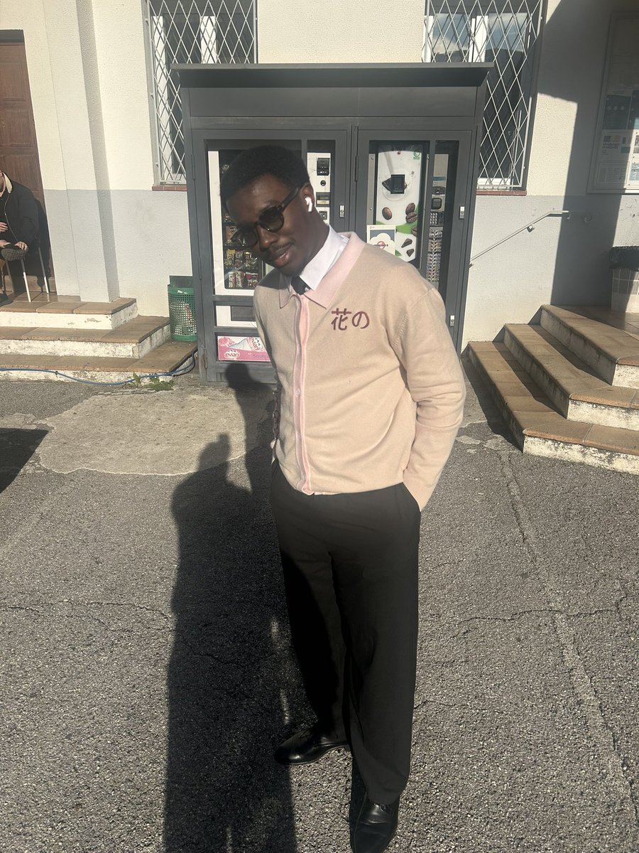 Alek6_2's tweet image. Prends exemple fils