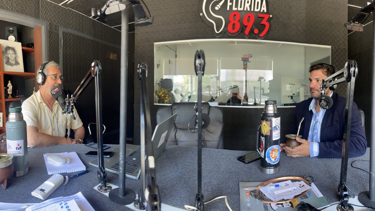 📻 Ya estamos en #BDF con la entrevista al líder de Podemos Florida, edil del <a href="/PNACIONAL/">Partido Nacional</a> Cayetano Stopingi.  

FM 89.3 en vivo 
fmflorida.com.uy
