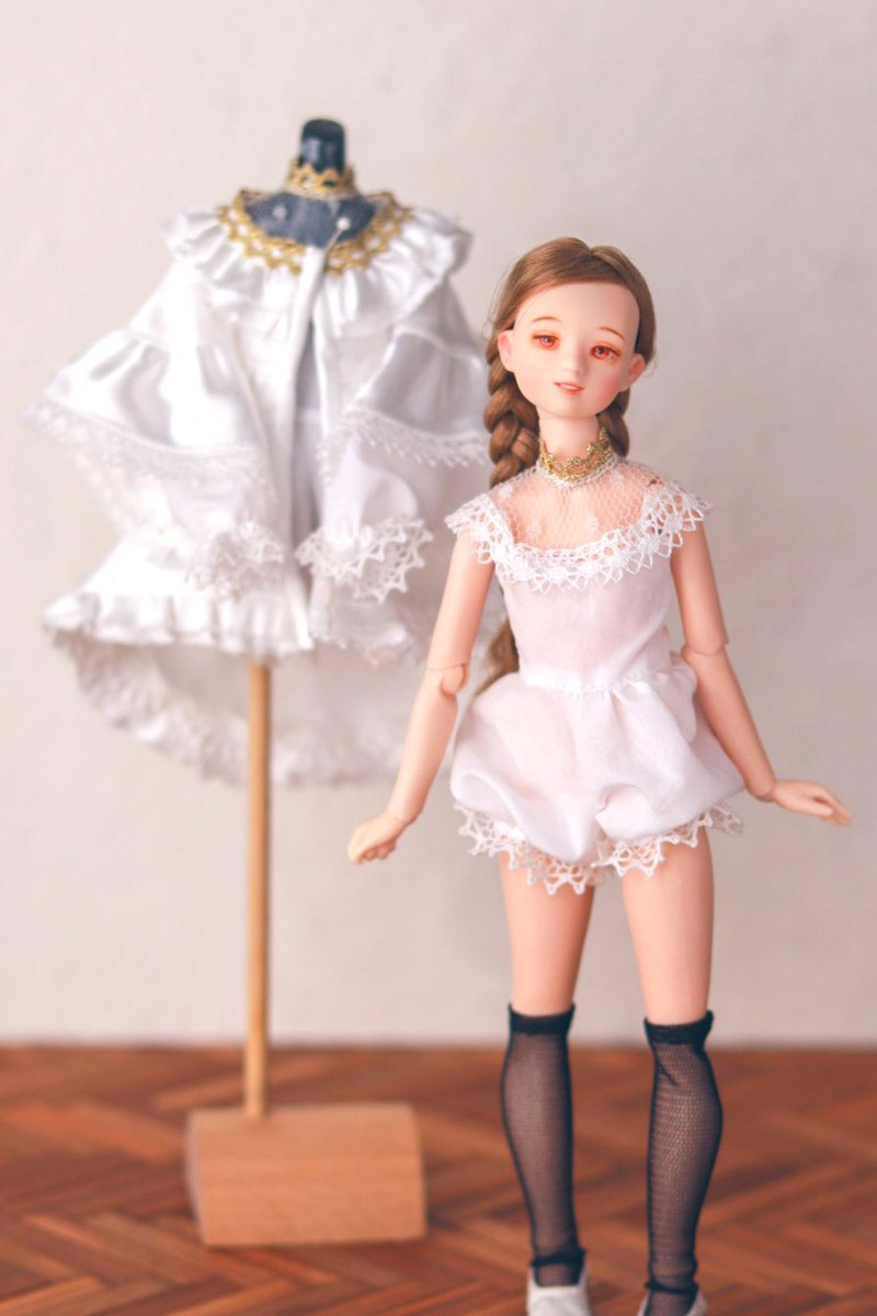 アイドール東京向け衣装の縫製、難航しています。 5分おきにデザインと