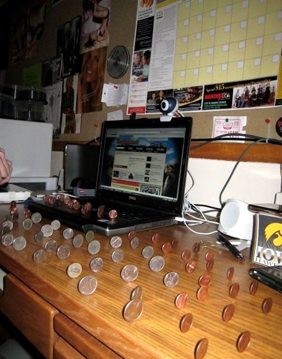 Estoy haciendo un ritual, a ver qué invoco antes si un judío o un catalán