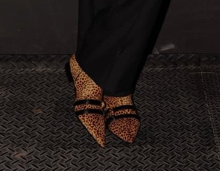 sthibtw_'s tweet image. คือจะไปจีบสาวที่ไหนได้ ถามจริง ๆ