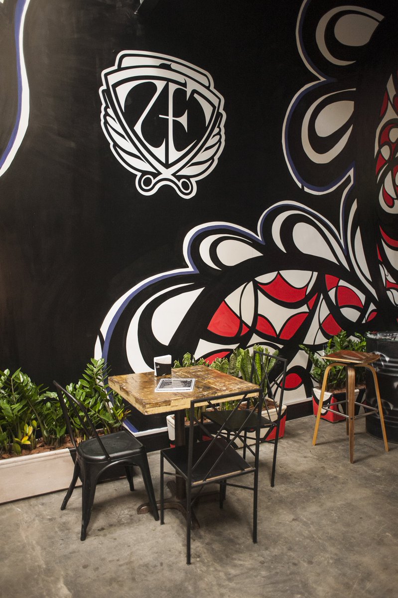 barbeariadoze's tweet photo. Aqui não é só barbearia. É refúgio, resenha boa e aquele momento seu.

Reserve seu espaço! Agende pelo link na biohttps://barbeariadoze.com.br/links/ e vem relaxar de verdade.

A gente te espera! #barbeariadozé https://t.co/TNTsgkjRuM
