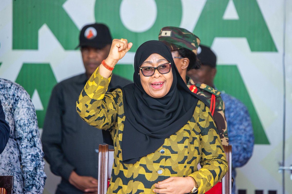 _zack255's tweet photo. Baadhi ya miradi mikubwa ya kiuchumi inayoendelea nchini;

1. Gesi asilia (TZS trilioni 70)
2. Reli ya kisasa (TZS trilioni 29.5)
3. Bandari ya Bagamoyo (TZS trilioni 24.7)
4. Liganga na Mchuchuma (TZS trilioni 7)
4. Uboreshaji TAZARA (TZS trilioni 3.5)
5. Madini ya Urani (TZS trilioni 3)