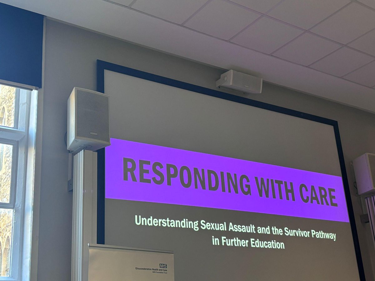 FirstLightSW's tweet image. Today, the Gloucestershire ISVA service attended an event at the @uniofglos  along with our colleagues from the @HopeHouseSARC , @GDASS_ , @FearFreeCharity , @Glos_OPCC , @glosrasac , @VictimSupport Gloucestershire (STREET), and The Night Angels.

#Stand4change #16DaysOfAction