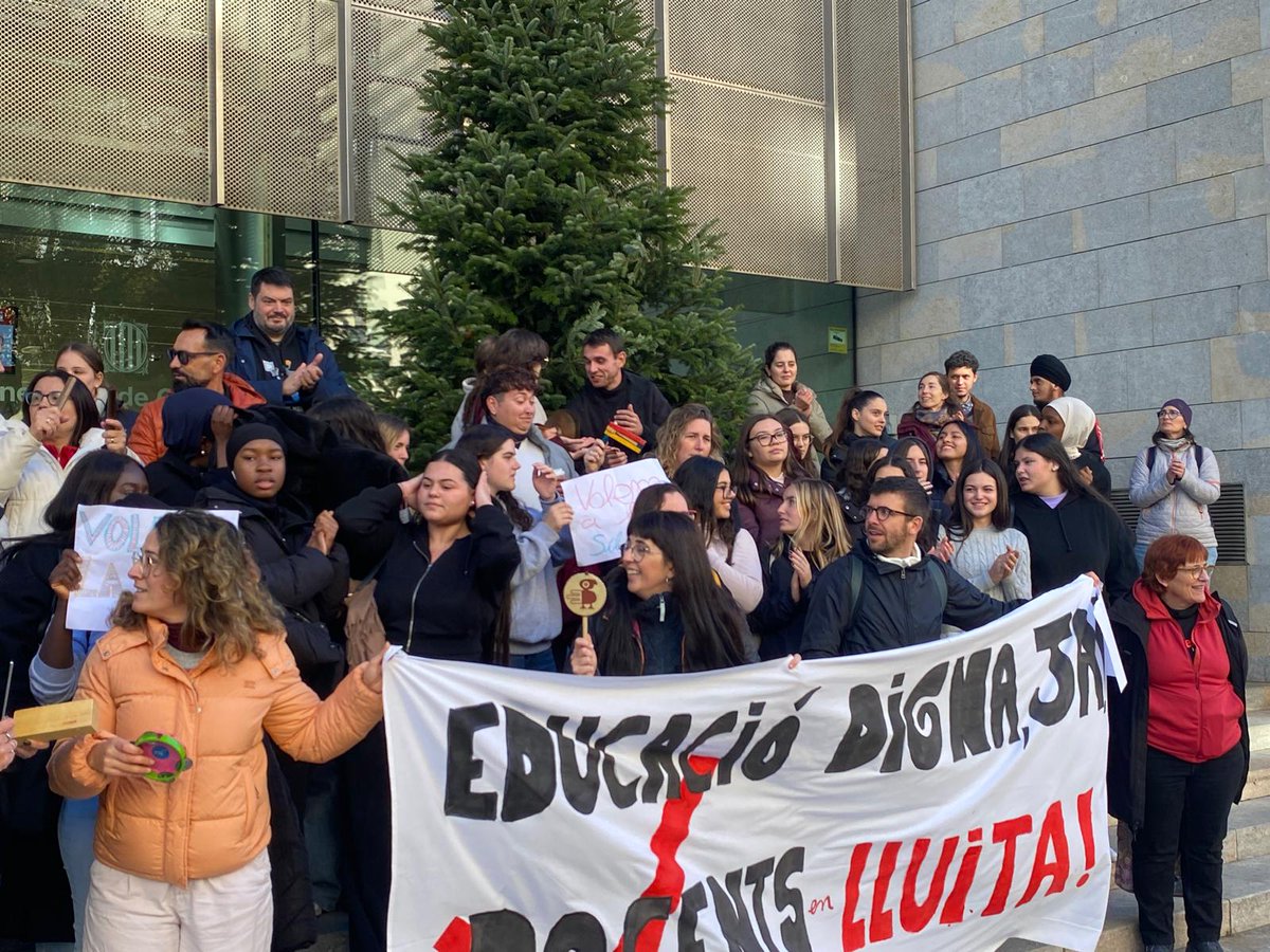 Els del Vallvera exigim que ens tornin l’orientadora. Som un centre de màxima complexitat i ens l’han eliminat al novembre, a mig curs. Això és inadmissible. Necessitem recursos, no retallades encobertes. 🙅‍♂️📚🔥 <a href="/educaciocat/">Educació</a> això és indignant
