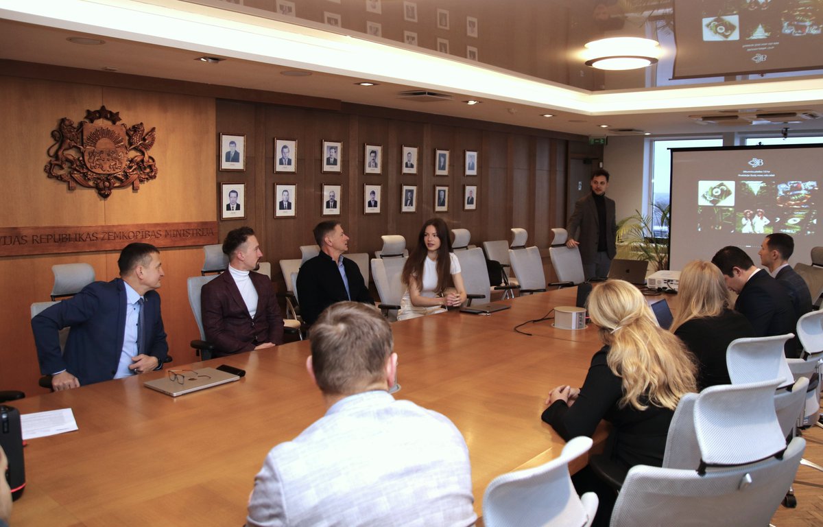 🍅🥒🥬 Tiekoties ar zemkopības ministru <a href="/ArmandsKrauze/">Armands Krauze</a>, Latvijas siltumnīcu dārzeņu ražotāji norādīja uz energoresursu strauji augošajām izmaksam, kuru dēļ tie nespēj uzkrāt pietiekamus līdzekļus investīcijām, kas rada risku ražošanas apjomu samazināšanai.