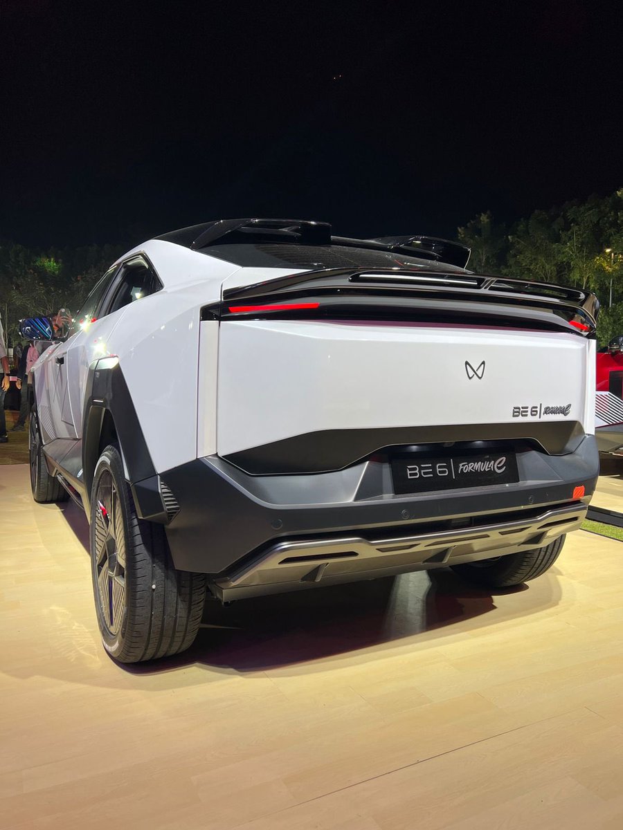 MotorBeam's tweet photo. Mahindra has revealed the BE.6 Formula E Special Edition, priced at ₹23.69 lakhs for FE2 trim and ₹24.49 lakhs for FE3 trim (ex-showroom)

Add your preference on 14th December
Bookings open on 14th January 2026
Deliveries commence from 14th February 2026

• New bumpers
• Updated lights
• Smaller tail-lamp setup (connecting strip removed)
• Formula E badging
• Lip spoiler
• Black wheels
• Red interior accents

The special edition will be offered in four colours — Red Orange White Silver.

Additional details announced:

• First 999 customers to get merchandise and a track day at MSPT
• Special number decal and customer name inside the car
• Visit to Mahindra Racing HQ
• 3 customers to get access to the Formula E London race in August
• Meet-and-greet with the Mahindra team
• Customised decal on the glass roof