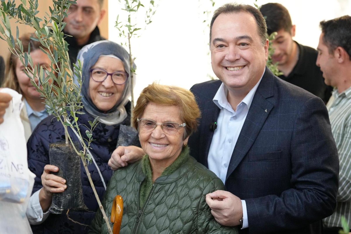 besimecz's tweet image. Kullanılmış pillerin doğaya verdiği zarara dikkat çekmek ve çevremizi korumak amacıyla başlattığımız Atık Pil Toplama kampanyamızın ilk etkinliğini, büyük katılımla gerçekleştirdik. 1 Kilo pil getiren her vatandaşımıza 1 zeytin fidanı hediye ettik.🌱 🔋♻️

Kullanılmış bir pilin…