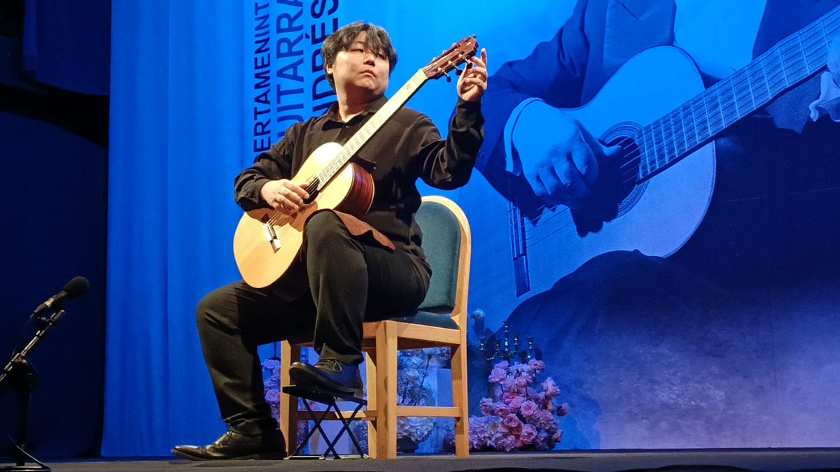 diariosexitano1's tweet image. Hoy finaliza la primera sesión eliminatoria 40º Certamen Internacional de #Guitarra Clásica "Andrés Segovia" de La Herradura

Lo hace con actuación de 7 concursantes, desde 18,30 h, en Centro Cívico #LaHerradura. La entrada libre hasta completar el aforo
wp.me/p7LTng-wvZ
