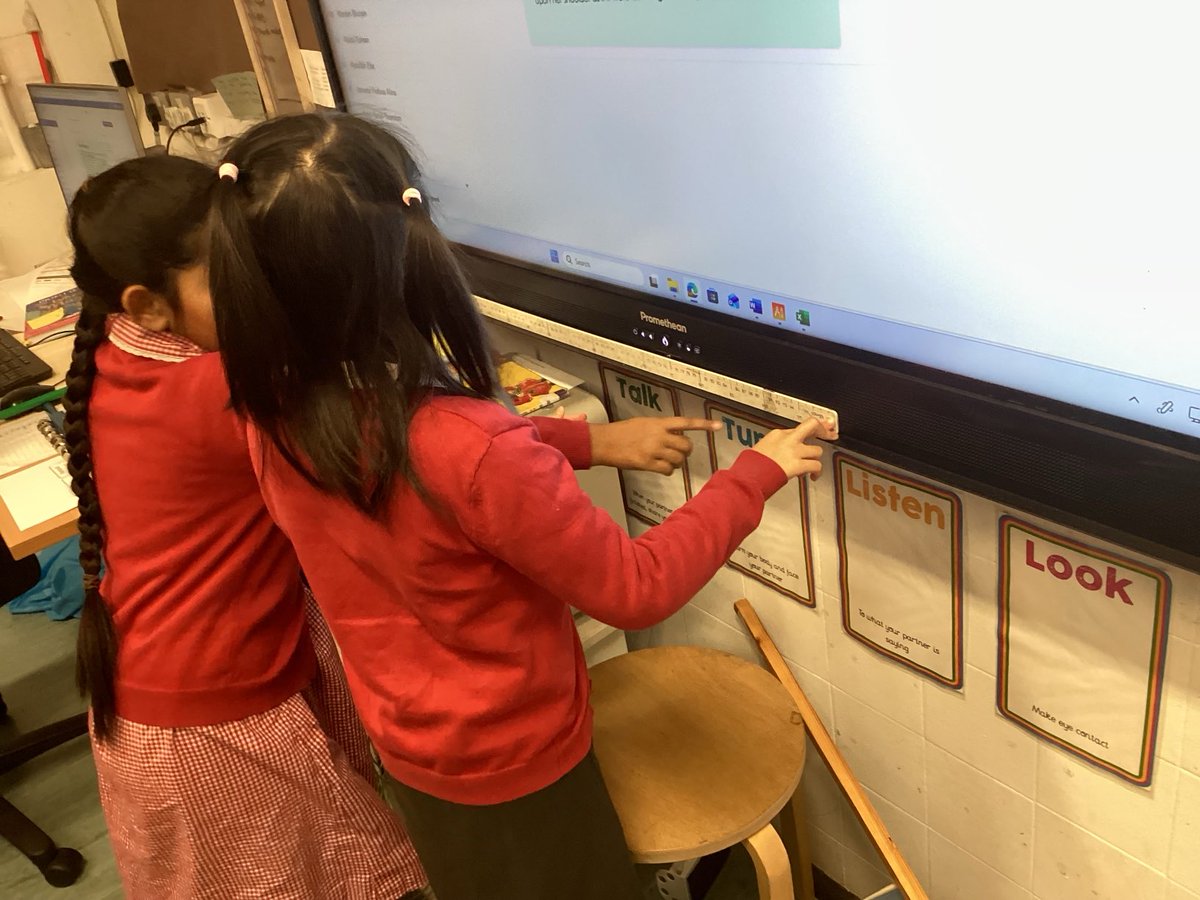 MayflowerSch's tweet photo. Rousseau Class: Maths: Measure length.
In Rousseau Class we were measuring lengths of different objects including our heights. We used cm and m to measure lengths of different.
#Maths #Measurement #Lengths #RousseauClass #Year3 #LKS2 https://t.co/bsv9yUda61