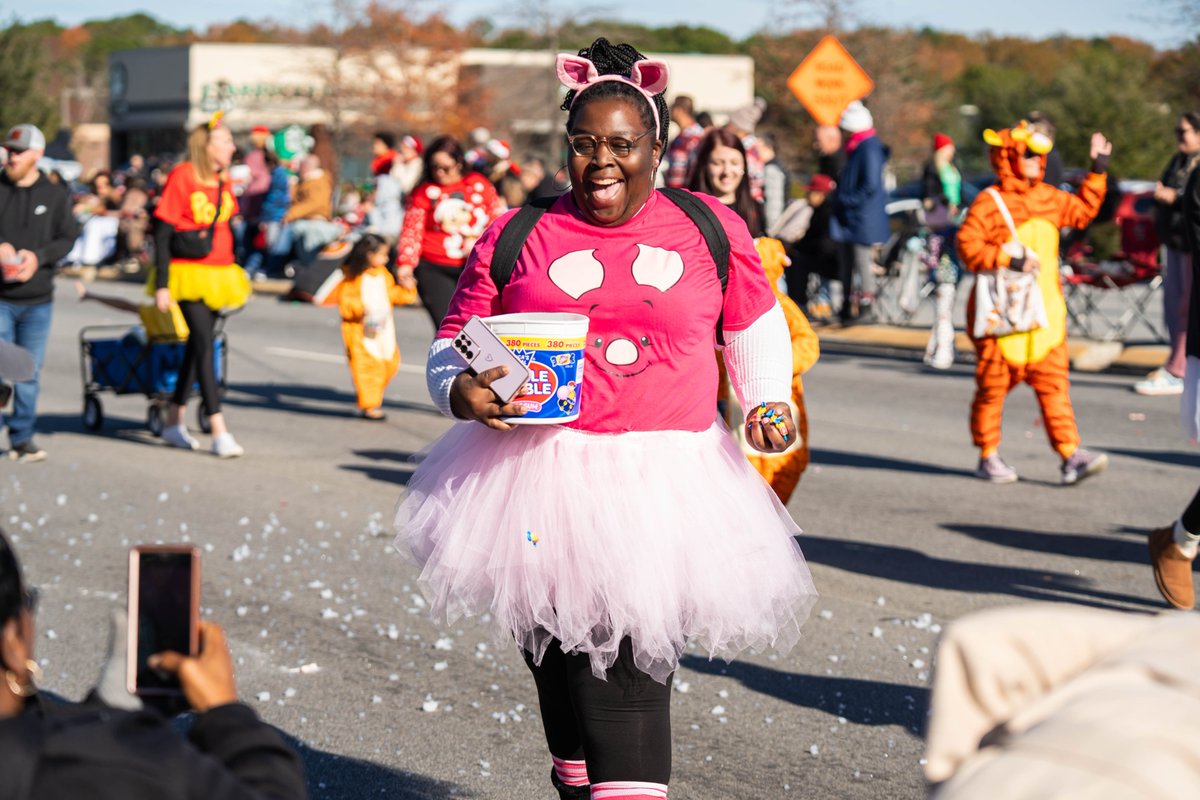 🎄This year's Christmas in the Creek Parade is going to be incredible! The parade takes place at 9:30am on Saturday, Dec. 13. Are you interested in participating? The deadline to sign up is Dec. 1. Email Yuli at yalcon@goosecreeksc.gov for info. 
#GooseCreekSC #Christmas