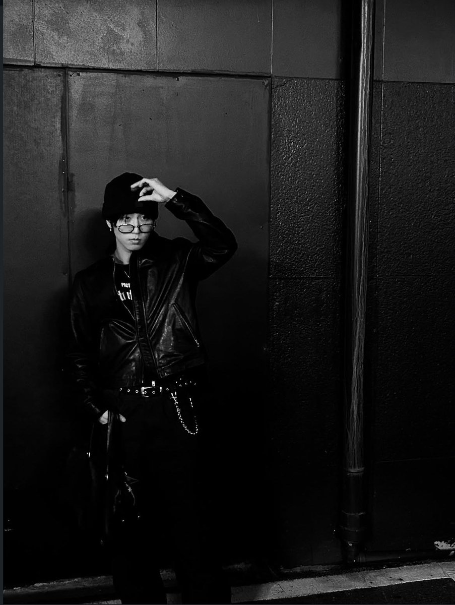 ApolloxProject's tweet image. MILO🪽—

Sometimes you just need a walk with someone who knows you best to put life into perspective—

Pfft, who am I KIDDING. He was only there to keep me from causing TROUBLE.
(@BUNN13B000)