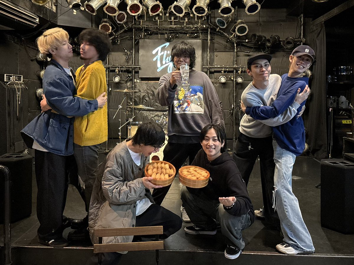 32_sunny_girl's tweet image. 2025.11.26
府中 Flight
"Super Moon vol.28
Flight 35th Anniversary!!"

w/
May Forth

May Forth、初ツーマン
ありがとうございました！
フライト35周年おめでとうございます！