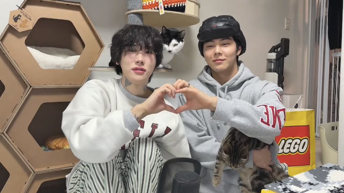 1043일 축하해❣️ 
우리 준성호 항상 행복해라!!